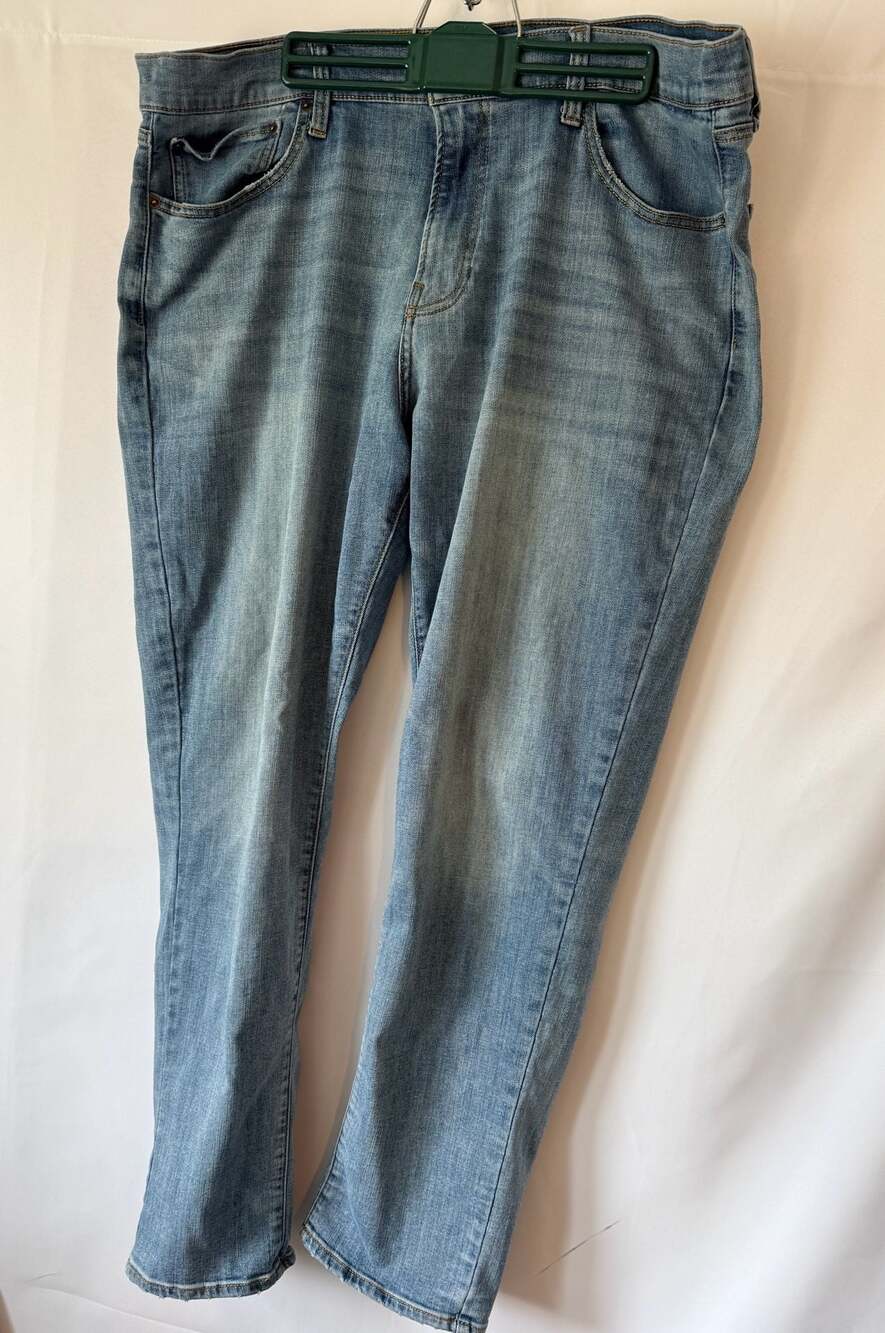 Lucky Brand 410 Athletic Slim Jeans Size 38x32